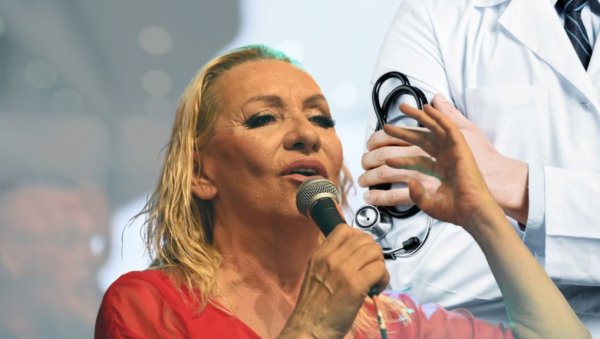 ВЕСНА ЗМИЈАНАЦ ЗАВРШИЛА У УРГЕНТНОМ ЦЕНТРУ: Певачица се огласила поводом погоршаног здравственог стања
