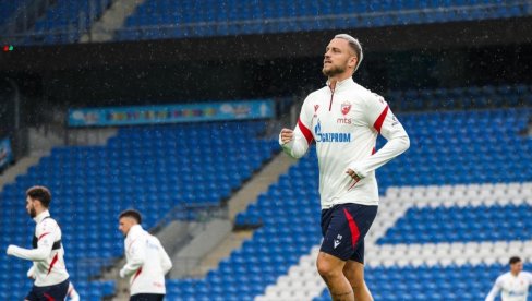 ZVEZDA SPREMNA ZA LEH: Crveno-bele sačekala kiša na treningu pred meč kvalifikacija za Ligu šampiona (FOTO) ZVEZDA SPREMNA ZA LEH: Crveno-bele sačekala kiša na treningu pred meč kvalifikacija za Ligu šampiona (FOTO)