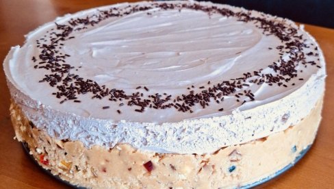 Plazma torta sa žele bombonama i krem bananicama