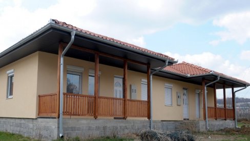 МОНТАЖНА КУЋА ИЛИ КЛАСИЧНА ГРАДЊА? Ево шта је исплативије - Коштаће вас мање, али постоји једна опасна замка