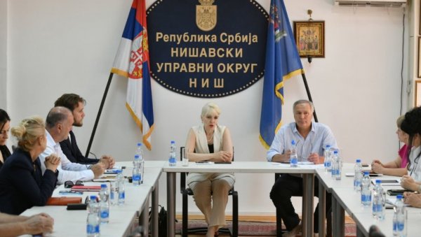 МИНИСТАРКА ЛАЗАРЕВИЋ У РАДНОЈ ПОСЕТИ НИШУ: Тржишна инспекција је важан механизам за функционисање тржишта МИНИСТАРКА ЛАЗАРЕВИЋ У РАДНОЈ ПОСЕТИ НИШУ: Тржишна инспекција је важан механизам за функционисање тржишта