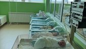 БЕБИ БУМ У НОВОГОДИШЊОЈ НОЋИ У ВРАЊУ: Прве бебе рођене након поноћи близанци