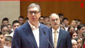СРБИЈУ ВОЛИМО НАЈВИШЕ НА СВЕТУ, ЗА РАЗЛИКУ ОД ОНИХ КОЈИ ЈЕ МРЗЕ Вучић: У тешкој смо ситуацији, спустили су нам стопу раста СРБИЈУ ВОЛИМО НАЈВИШЕ НА СВЕТУ, ЗА РАЗЛИКУ ОД ОНИХ КОЈИ ЈЕ МРЗЕ Вучић: У тешкој смо ситуацији, спустили су нам стопу раста