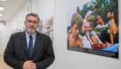 ДОК ГОД ЈЕ ПИЦУЛА ИЗВЕСТИЛАЦ - ИЗЛОЖБА О ОЛУЈИ ОСТАЈЕ: У Министарству за европске интеграције постављене фотографије из злочиначке акције