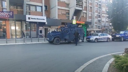 KURTIJEVI POLICAJCI PONOVO TERORIŠU NAROD: U Severnoj Mitrovici privedene dve osobe srpske nacionalnosti (VIDEO)