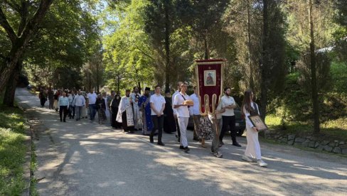 PANTELEJMONA SLAVI MANASTIR TRONOŠA: Zaštitnik Česme devet Jugovića PANTELEJMONA SLAVI MANASTIR TRONOŠA: Zaštitnik Česme devet Jugovića
