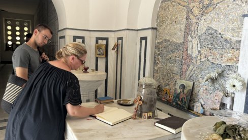 NOVOSTI NA LICU MESTA - KAD SRCE ZADRHTI NAD PLAVOM GROBNICOM: Ostrva Krf i Vido zauvek upisana u genetski kod srpskog naroda NOVOSTI NA LICU MESTA - KAD SRCE ZADRHTI NAD PLAVOM GROBNICOM: Ostrva Krf i Vido zauvek upisana u genetski kod srpskog naroda