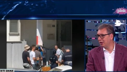 VIŠE IH SE NIKO NE PLAŠI Vučić: Za njih je trobojka ko crvena marama, ipak, moramo da pokušamo da ujedinimo ljude VIŠE IH SE NIKO NE PLAŠI Vučić: Za njih je trobojka ko crvena marama, ipak, moramo da pokušamo da ujedinimo ljude