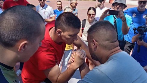 DONJEVIDOVCIMA ODLIČNO TREĆE MESTO: Održano Regionalno takmičenje „Seoskih igara“ (FOTO) DONJEVIDOVCIMA ODLIČNO TREĆE MESTO: Održano Regionalno takmičenje „Seoskih igara“ (FOTO)