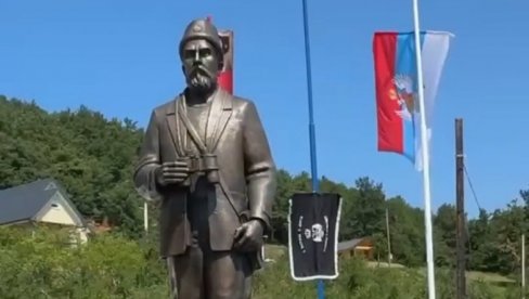 СПОМЕНИК СКЛОЊЕН, САД СЕ ТРАЖЕ КРИВЦИ: Постављање кипа Павла Ђуришића донело много посла Основном тужилаштву у Беранама СПОМЕНИК СКЛОЊЕН, САД СЕ ТРАЖЕ КРИВЦИ: Постављање кипа Павла Ђуришића донело много посла Основном тужилаштву у Беранама