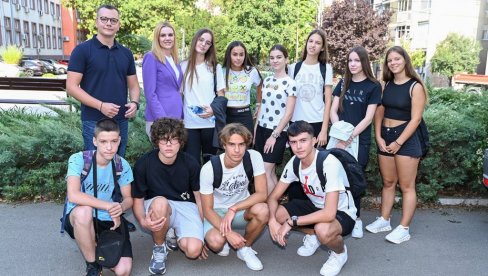 NAJBOLJI ĐACI U BAJINOJ BAŠTI: Gradska opština Palilula organizovala putovanje za osnovce koji su svojim rezulatatima odskočili