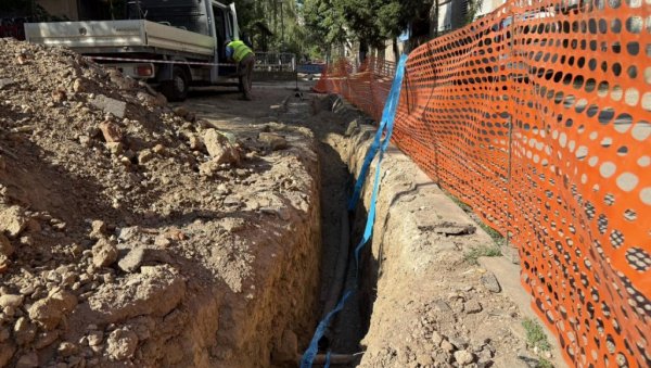 АКТИВНОСТИ ЛЕСКОВАЧКОГ ЈКП ВОДОВОД Нове цеви - боље снабдевање АКТИВНОСТИ ЛЕСКОВАЧКОГ ЈКП ВОДОВОД Нове цеви - боље снабдевање