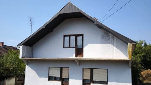 ПРОДАЈУ ЦЕЛО ДОМАЋИНСТВО ЗА 25.000 ЕВРА: У мирном месту, на свега 19 километара од великог града ПРОДАЈУ ЦЕЛО ДОМАЋИНСТВО ЗА 25.000 ЕВРА: У мирном месту, на свега 19 километара од великог града