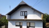 ПРОДАЈУ ЦЕЛО ДОМАЋИНСТВО ЗА 25.000 ЕВРА: У мирном месту, на свега 19 километара од великог града