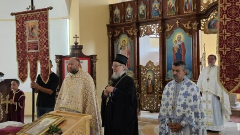 PROSLAVILI ZAŠTITNICU GRADA: Vernici u Iloku obeležili obnavljanje ikone Bogorodice iločke PROSLAVILI ZAŠTITNICU GRADA: Vernici u Iloku obeležili obnavljanje ikone Bogorodice iločke