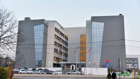ДЕЧАКА (15) ОБОРИО АУТОМОБИЛ: Хитно превезен у болницу