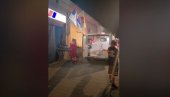 ОДВЕЛА ГА ХИТНА: Повређен један од грађана који су бранили просторије СНС-а у Бачкој Паланци (ВИДЕО)