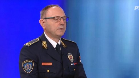БЛОКАДЕРИ НАПАЛИ ПОЛИЦИЈУ И ПРОСТОРИЈЕ СНС-А Директор полиције: Повређено 16 полицајаца и 52 грађанина у Врбасу БЛОКАДЕРИ НАПАЛИ ПОЛИЦИЈУ И ПРОСТОРИЈЕ СНС-А Директор полиције: Повређено 16 полицајаца и 52 грађанина у Врбасу