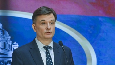 POSLANIK JOVANOV: Umesto da osmisle nekakvu politiku, blokaderi iz Skupštine osmislili istraživanje javnog mnjenja i svoje rejtinge