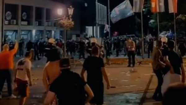 ДИВЉАШТВО БРАЈАНА БРКОВИЋА: Снимак како гађа полицију и неистомишљенике у Врбасу (ВИДЕО)