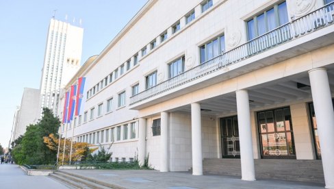 ПОКРАЈИНСКА ВЛАДА ФИНАНСИРА ОБНОВУ ФАСАДЕ ШКОЛЕ У ВРШЦУ: Интервенција ради безбедности ученика, запослених и грађана ПОКРАЈИНСКА ВЛАДА ФИНАНСИРА ОБНОВУ ФАСАДЕ ШКОЛЕ У ВРШЦУ: Интервенција ради безбедности ученика, запослених и грађана