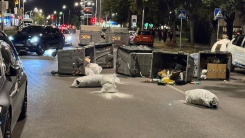 ОСТАВЉАЈУ ХАОС ЗА СОБОМ: Погледајте како изгледају улице Београда након блокадера (ФОТО) ОСТАВЉАЈУ ХАОС ЗА СОБОМ: Погледајте како изгледају улице Београда након блокадера (ФОТО)