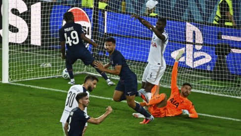 ДУЖА КЛУПА И ЛОША ГОСТУЈУЋА ФОРМА СВРАКА ГЛАВНИ АДУТИ СВЕТАЦА: Пари Сен Жерман још нема победу у ЛШ над данашњим ривалом