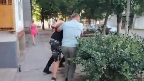 NASTAVLJAJU SE HAPŠENJA: Padaju blokaderi širom Srbije (VIDEO) NASTAVLJAJU SE HAPŠENJA: Padaju blokaderi širom Srbije (VIDEO)