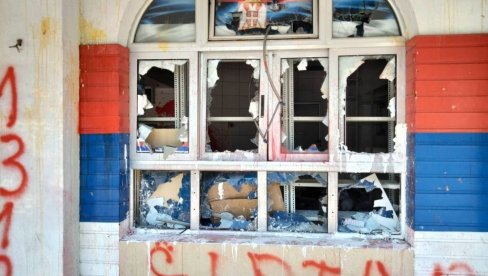 KO JE SINOĆ PROVOCIRAO NASILNIČKE HORDE IZ PRAZNIH PROSTORIJA SNS? Razotkrivene laži blokadera terorista (VIDEO)