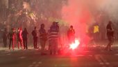 BLOKADERI BRUTALNO NAPALI POLICIJU U KNEZA MILOŠA: Fašisti blokaderi bacili topovske udare i pirotehnička sredstva BLOKADERI BRUTALNO NAPALI POLICIJU U KNEZA MILOŠA: Fašisti blokaderi bacili topovske udare i pirotehnička sredstva
