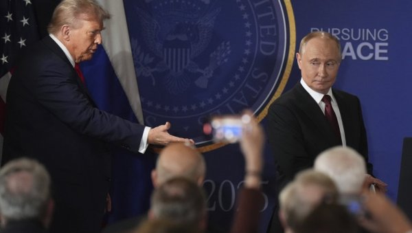 ОТКАЗАН РУЧАК ДЕЛЕГАЦИЈА РУСИЈЕ И САД: Трамп се враћа у Вашингтон