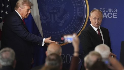 БЕЛА КУЋА ОБЈАВИЛА ФОТОГРАФИЈУ ПУТИНА И ТРАМПА: Црно-бела слика и само неколико речи (ФОТО)