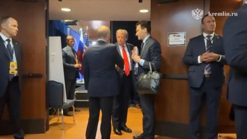 KAKO SU SE RASTALI PUTIN I TRAMP? Pogledajte snimak iz prostorija vojne baze - Objavio ga je Kremlj (VIDEO)