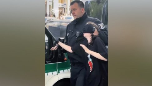 SA POVEZOM PREKO OČIJU, PA U MARICU: Ovako hapsi nemačka policija decu od 13 godina (VIDEO) SA POVEZOM PREKO OČIJU, PA U MARICU: Ovako hapsi nemačka policija decu od 13 godina (VIDEO)