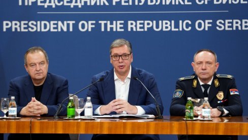 ВУЧИЋ НАКОН ЈЕЗИВИХ ДОГАЂАЈА У ВАЉЕВУ, НС И БЕОГРАДУ: Покушате ли нешто да предузмете, терор, дирају нам децу, студенте ВУЧИЋ НАКОН ЈЕЗИВИХ ДОГАЂАЈА У ВАЉЕВУ, НС И БЕОГРАДУ: Покушате ли нешто да предузмете, терор, дирају нам децу, студенте