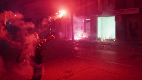 PROPALI PROTESTI BLOKADERA: Mali broj okupljenih, lutali ko muve bez glave po Nišu - napali ekipu Pinka i Informera