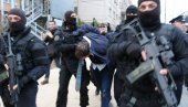 БЛАМ ЕВРОПСКИХ ДЕМОКРАТА! Објавили лажно хапшење Николине Синђелић, а на слици Марко Ђурић! Хитно се огласио шеф српске дипломатије БЛАМ ЕВРОПСКИХ ДЕМОКРАТА! Објавили лажно хапшење Николине Синђелић, а на слици Марко Ђурић! Хитно се огласио шеф српске дипломатије