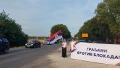 GRAĐANI APATINA PROTIV BLOKADA: Velike kolone vozila, vijore se srpske trobojke (VIDEO)