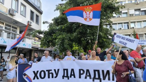 СТАРА ПАЗОВА ЈЕ УСТАЛА ПРОТИВ БЛОКАДА: Грађани желе назад нормалан живот који им је одузет (ФОТО/ВИДЕО) СТАРА ПАЗОВА ЈЕ УСТАЛА ПРОТИВ БЛОКАДА: Грађани желе назад нормалан живот који им је одузет (ФОТО/ВИДЕО)