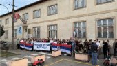 MALI IĐOŠ: Građani protiv blokada žele normalan život
