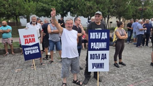 GRAĐANI BAČA PROTIV BLOKADA: Želimo mir i stablnost (VIDEO) GRAĐANI BAČA PROTIV BLOKADA: Želimo mir i stablnost (VIDEO)