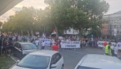 STARA PAZOVA PROTIV BLOKADA: Želimo slobodu, da radimo, nema stajanja STARA PAZOVA PROTIV BLOKADA: Želimo slobodu, da radimo, nema stajanja