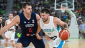 KAKAV CAR! Jokić odmara u poslednjoj deonici protiv Slovenije, pravi grimase i šali se sa ćerkicom (VIDEO)