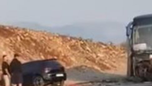 САОБРАЋАЈНА НЕСРЕЋА НА ЈУГУ СРБИЈЕ: Једна особа погинула у судару аутобуса и аутомобила САОБРАЋАЈНА НЕСРЕЋА НА ЈУГУ СРБИЈЕ: Једна особа погинула у судару аутобуса и аутомобила