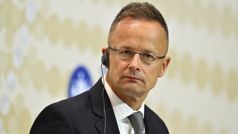 СИЈАРТО ПОРУЧИО БРИСЕЛУ: Желите да дестабилизујете патриотске владе у Централној Европи