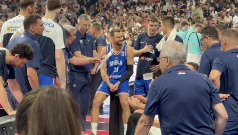 СЕЛЕКТОРЕ, СРЕЋАН РОЂЕНДАН! Кошаркаши Србије на феноменалан начин изненадили Светислава Пешића (ВИДЕО) СЕЛЕКТОРЕ, СРЕЋАН РОЂЕНДАН! Кошаркаши Србије на феноменалан начин изненадили Светислава Пешића (ВИДЕО)