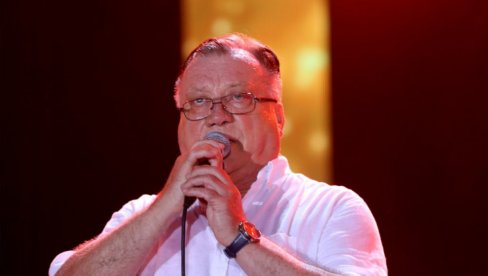 ХАЛИД БЕШЛИЋ ХИТНО ХОСПИТАЛИЗОВАН: Огласили се најближи сарадници и открили стање певача