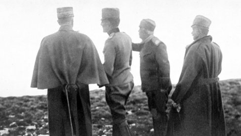 SRPSKI OFICIRI PRIMER HRABRIH I ODLUČNIH LJUDI: Večera kod Stepanovića - predjelo, kozji sir i mlade paprike, glavno jelo, praseće pečenje