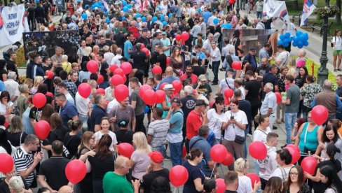 MI SMO OBIČNI LJUDI, A NE FIGURE U TUĐIM IGRAMA Poruka građana koji su ustali protiv blokada (VIDEO)