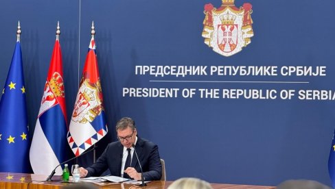 VUČIĆ SE UPRAVO OGLASIO: Predsednik Srbije poručio samo jedno! (FOTO) VUČIĆ SE UPRAVO OGLASIO: Predsednik Srbije poručio samo jedno! (FOTO)
